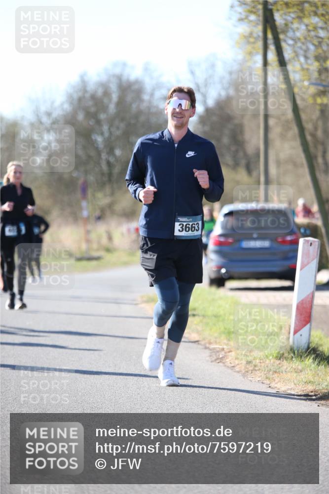 06.04.2025 - 44. Internationalen Wilhelmsburger Insellauf Jannik Wohlers http://msf.ph/oto/7597219 06.04.2025 10:36:15 Laufen 3663 meine-sportfotos.de