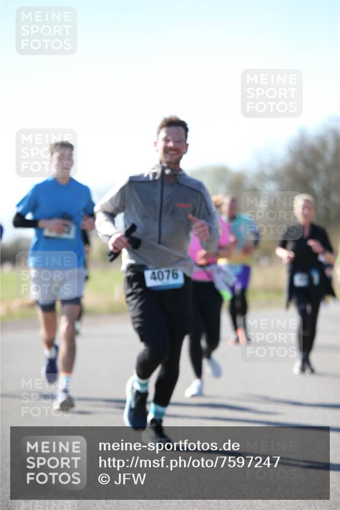 06.04.2025 - 44. Internationalen Wilhelmsburger Insellauf Jannik Wohlers http://msf.ph/oto/7597247 06.04.2025 10:36:17 Laufen 4076 meine-sportfotos.de