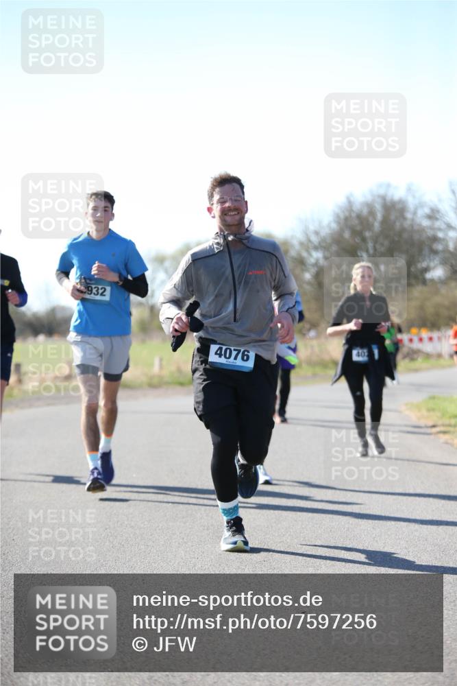 06.04.2025 - 44. Internationalen Wilhelmsburger Insellauf Jannik Wohlers http://msf.ph/oto/7597256 06.04.2025 10:36:17 Laufen 932, 4076, 402 meine-sportfotos.de