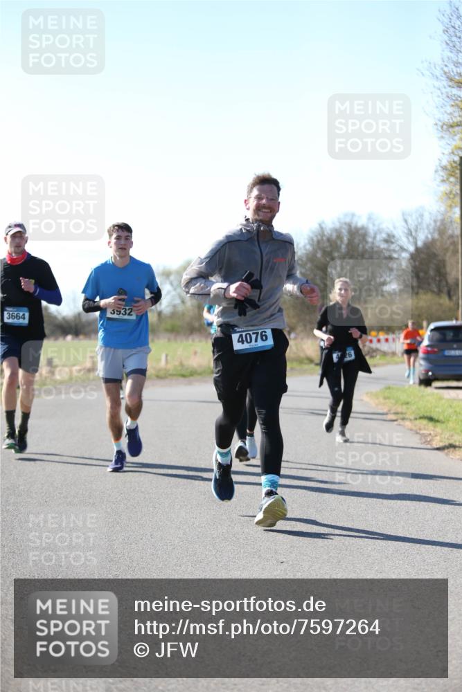 06.04.2025 - 44. Internationalen Wilhelmsburger Insellauf Jannik Wohlers http://msf.ph/oto/7597264 06.04.2025 10:36:17 Laufen 3932, 3664, 4076 meine-sportfotos.de