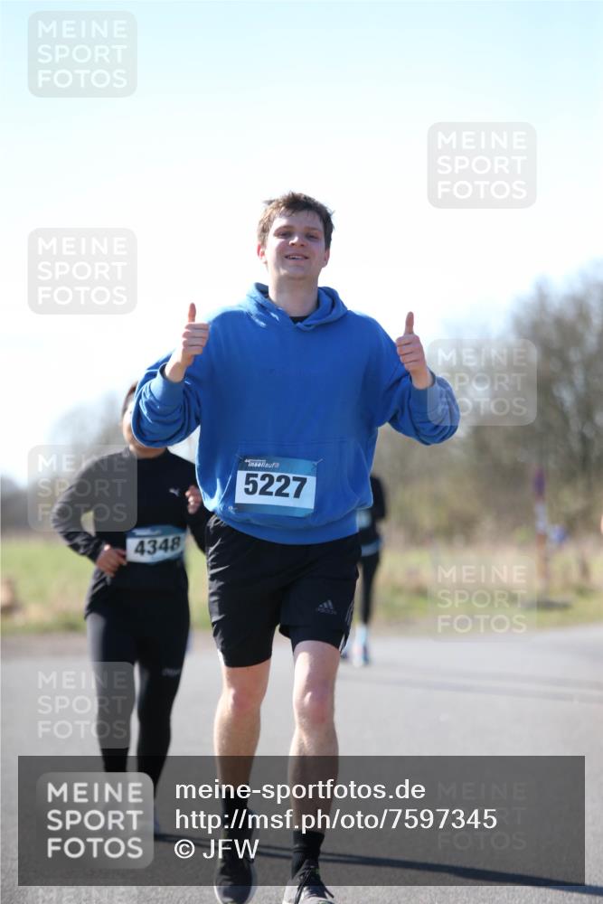 06.04.2025 - 44. Internationalen Wilhelmsburger Insellauf Jannik Wohlers http://msf.ph/oto/7597345 06.04.2025 10:36:25 Laufen 4348, 5227 meine-sportfotos.de