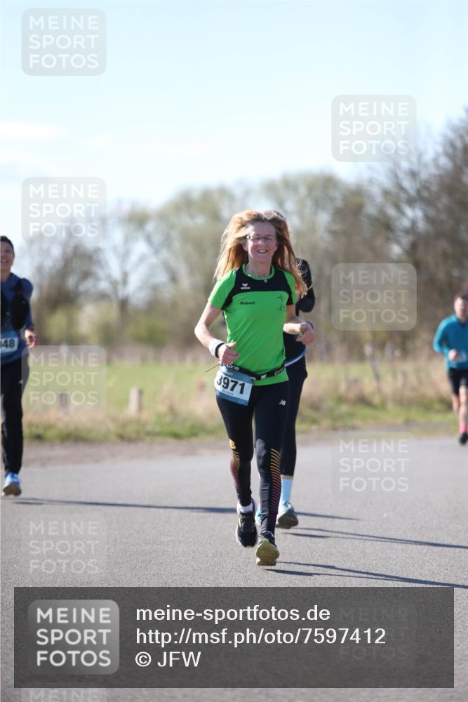 06.04.2025 - 44. Internationalen Wilhelmsburger Insellauf Jannik Wohlers http://msf.ph/oto/7597412 06.04.2025 10:36:29 Laufen 48, 3971 meine-sportfotos.de