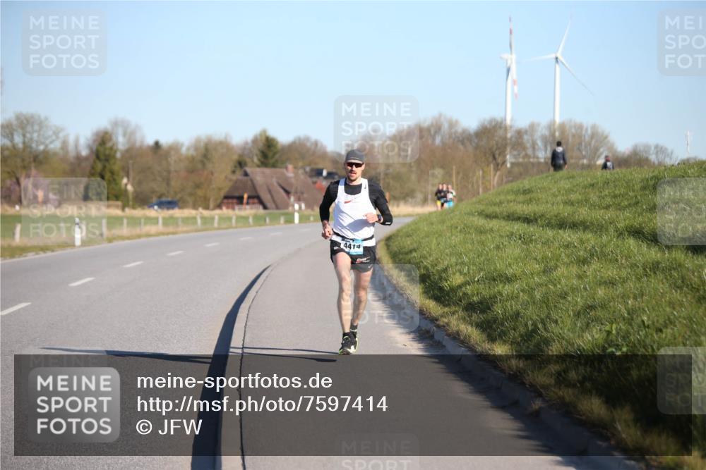 06.04.2025 - 44. Internationalen Wilhelmsburger Insellauf Jannik Wohlers http://msf.ph/oto/7597414 06.04.2025 09:16:12 Laufen 4414 meine-sportfotos.de