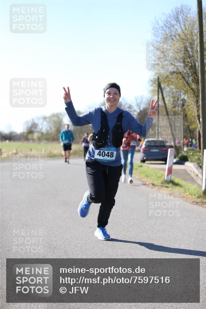06.04.2025 - 44. Internationalen Wilhelmsburger Insellauf Jannik Wohlers http://msf.ph/oto/7597516 06.04.2025 10:36:35 Laufen 4048 meine-sportfotos.de