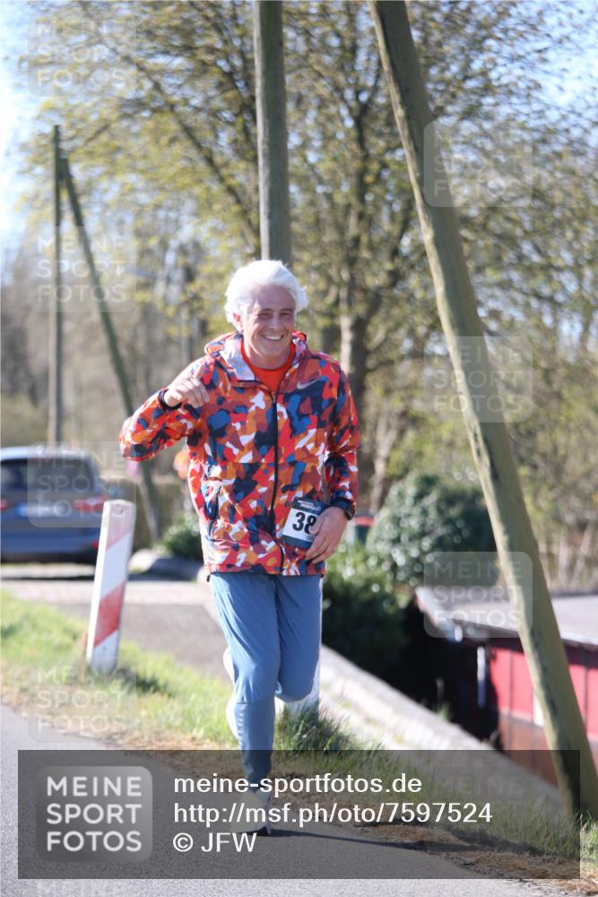 06.04.2025 - 44. Internationalen Wilhelmsburger Insellauf Jannik Wohlers http://msf.ph/oto/7597524 06.04.2025 10:36:37 Laufen 38 meine-sportfotos.de