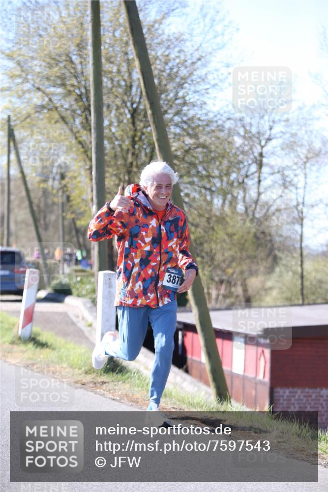06.04.2025 - 44. Internationalen Wilhelmsburger Insellauf Jannik Wohlers http://msf.ph/oto/7597543 06.04.2025 10:36:37 Laufen 387 meine-sportfotos.de