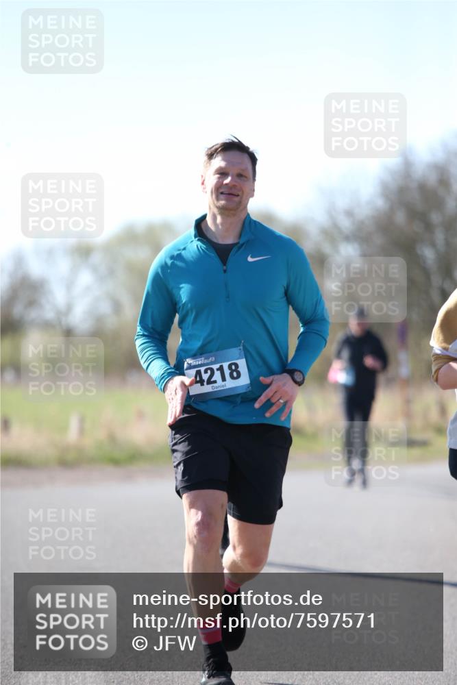 06.04.2025 - 44. Internationalen Wilhelmsburger Insellauf Jannik Wohlers http://msf.ph/oto/7597571 06.04.2025 10:36:41 Laufen 4218 meine-sportfotos.de