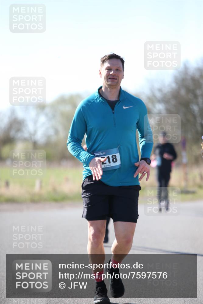 06.04.2025 - 44. Internationalen Wilhelmsburger Insellauf Jannik Wohlers http://msf.ph/oto/7597576 06.04.2025 10:36:41 Laufen 218 meine-sportfotos.de