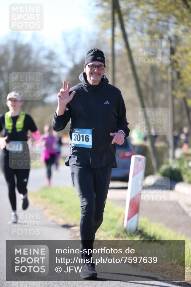 06.04.2025 - 44. Internationalen Wilhelmsburger Insellauf Jannik Wohlers http://msf.ph/oto/7597639 06.04.2025 10:36:50 Laufen 3077, 3016 meine-sportfotos.de