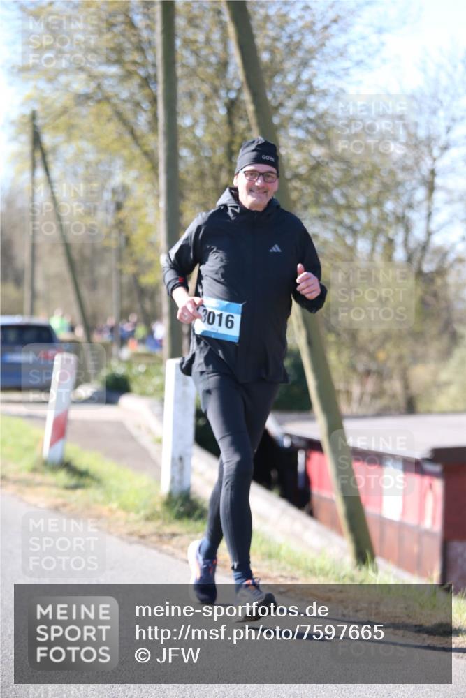 06.04.2025 - 44. Internationalen Wilhelmsburger Insellauf Jannik Wohlers http://msf.ph/oto/7597665 06.04.2025 10:36:51 Laufen 3016 meine-sportfotos.de