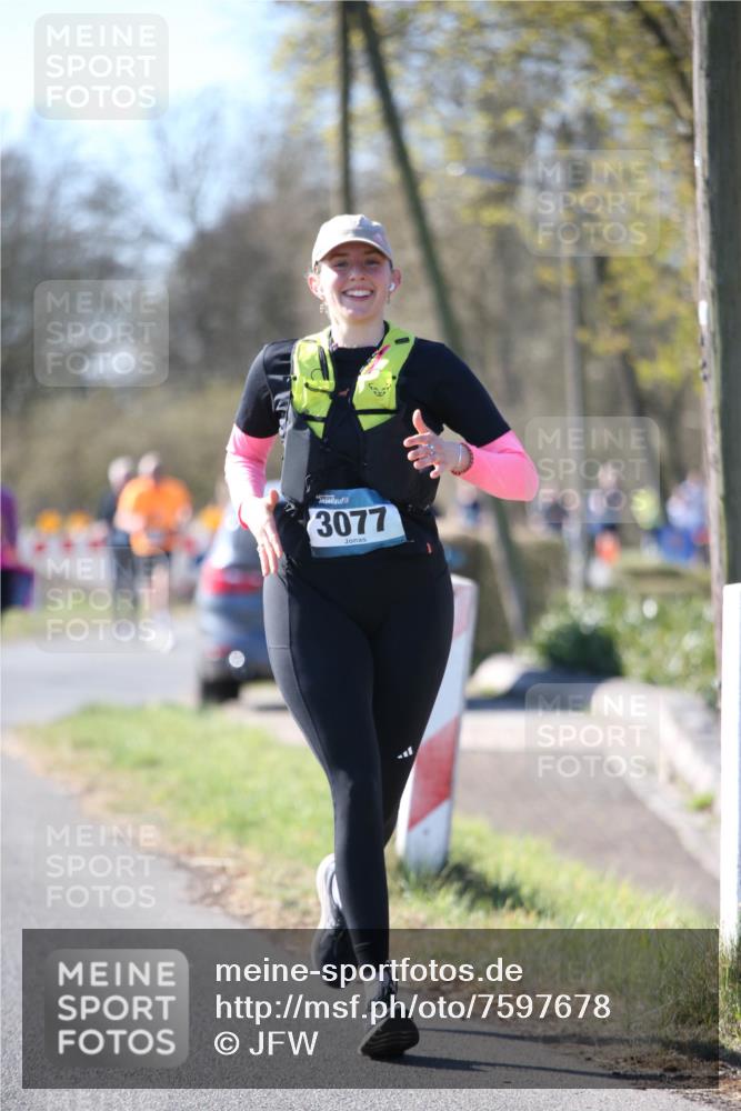 06.04.2025 - 44. Internationalen Wilhelmsburger Insellauf Jannik Wohlers http://msf.ph/oto/7597678 06.04.2025 10:36:53 Laufen 3077 meine-sportfotos.de