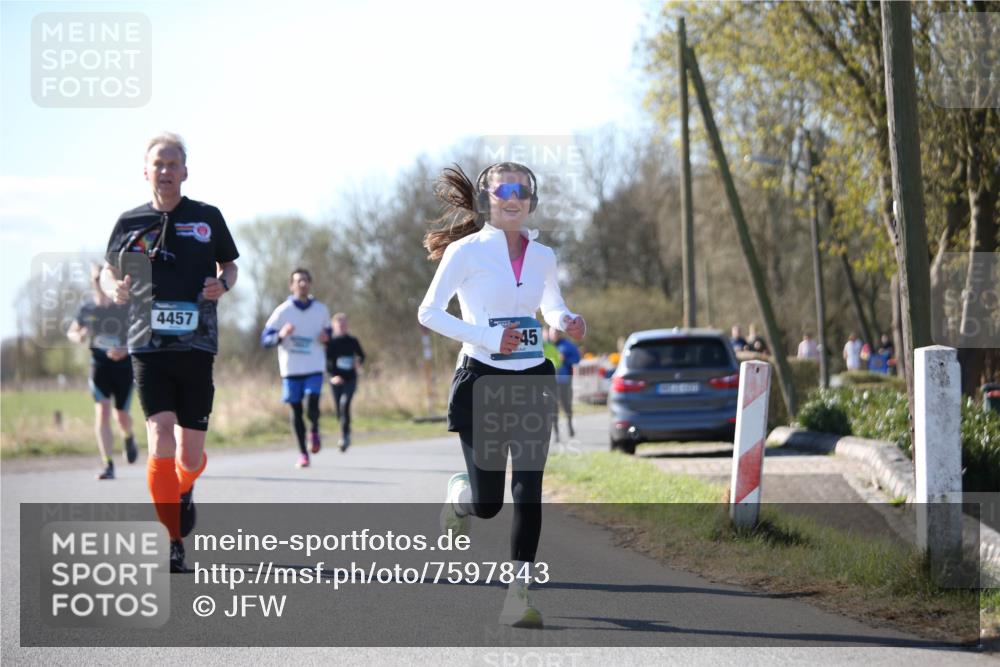 06.04.2025 - 44. Internationalen Wilhelmsburger Insellauf Jannik Wohlers http://msf.ph/oto/7597843 06.04.2025 10:37:26 Laufen 4457, 45 meine-sportfotos.de