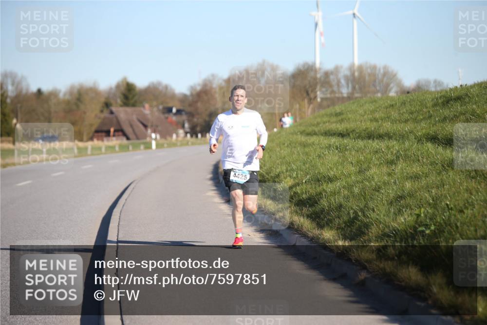 06.04.2025 - 44. Internationalen Wilhelmsburger Insellauf Jannik Wohlers http://msf.ph/oto/7597851 06.04.2025 09:16:50 Laufen 4425 meine-sportfotos.de