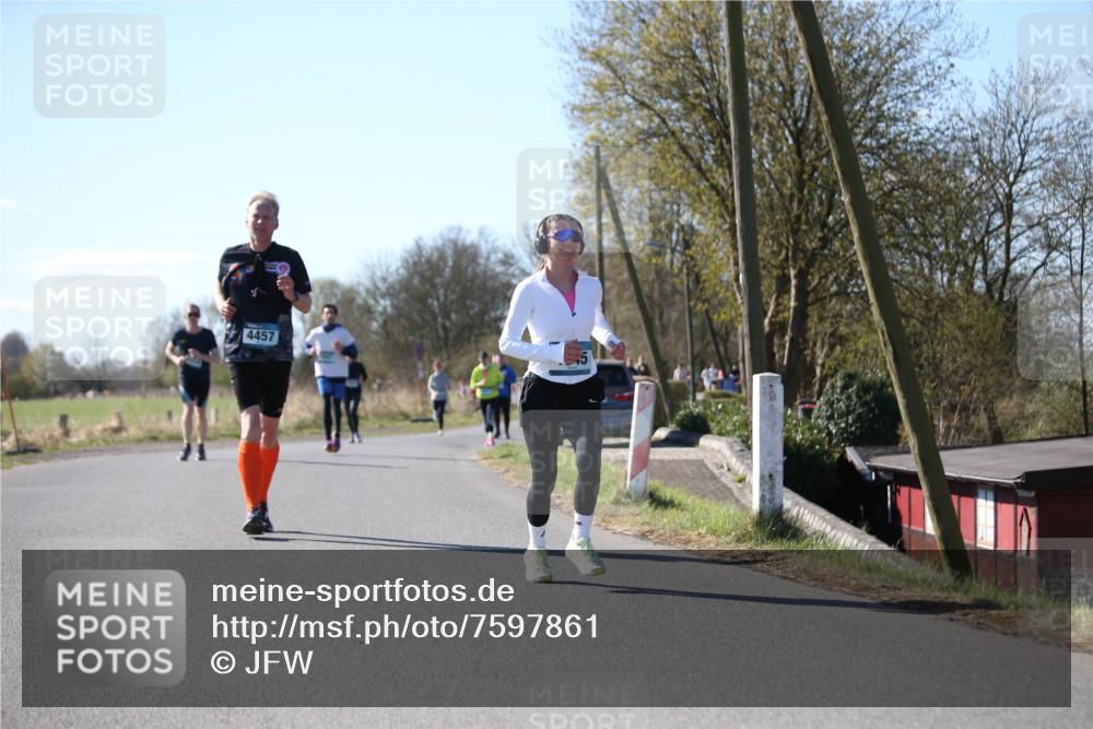 06.04.2025 - 44. Internationalen Wilhelmsburger Insellauf Jannik Wohlers http://msf.ph/oto/7597861 06.04.2025 10:37:27 Laufen 4457 meine-sportfotos.de