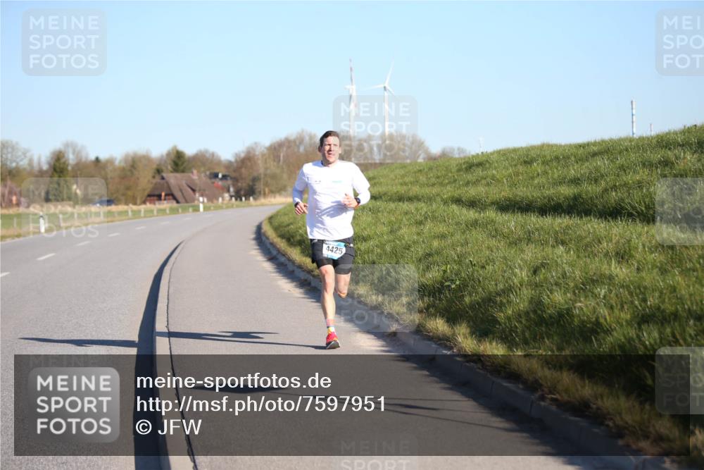 06.04.2025 - 44. Internationalen Wilhelmsburger Insellauf Jannik Wohlers http://msf.ph/oto/7597951 06.04.2025 09:16:52 Laufen 4425 meine-sportfotos.de