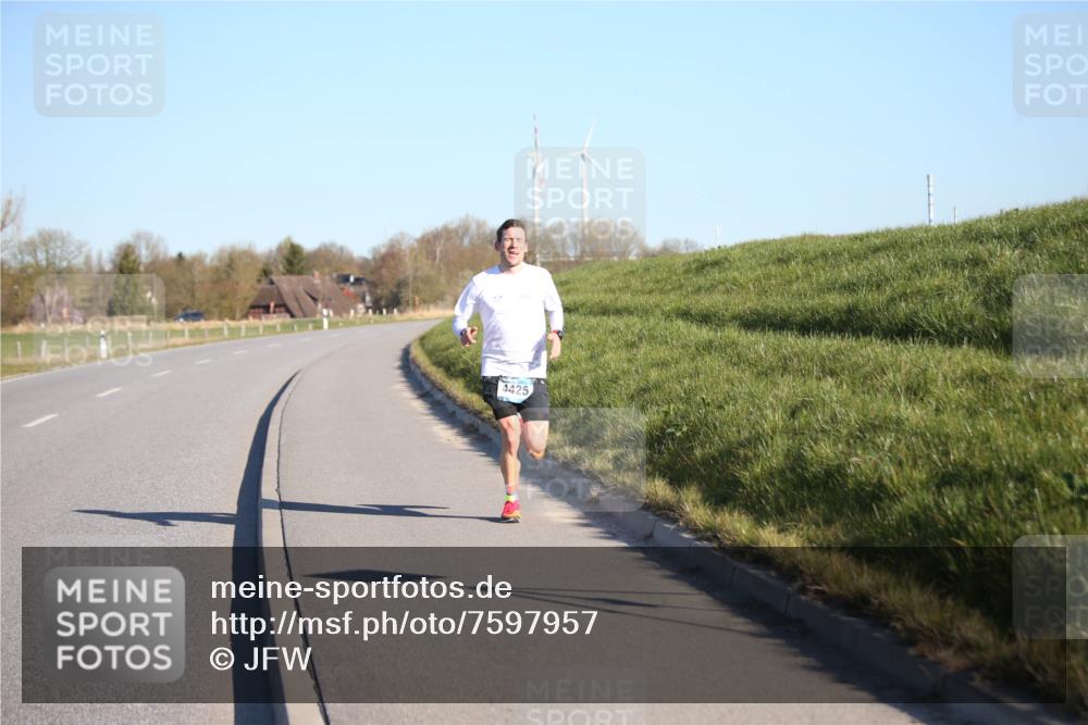 06.04.2025 - 44. Internationalen Wilhelmsburger Insellauf Jannik Wohlers http://msf.ph/oto/7597957 06.04.2025 09:16:52 Laufen 4425 meine-sportfotos.de