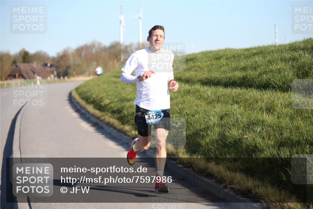 06.04.2025 - 44. Internationalen Wilhelmsburger Insellauf Jannik Wohlers http://msf.ph/oto/7597986 06.04.2025 09:16:53 Laufen 4425 meine-sportfotos.de