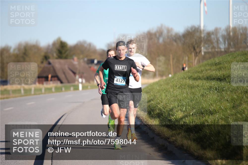 06.04.2025 - 44. Internationalen Wilhelmsburger Insellauf Jannik Wohlers http://msf.ph/oto/7598044 06.04.2025 09:17:11 Laufen 4127 meine-sportfotos.de