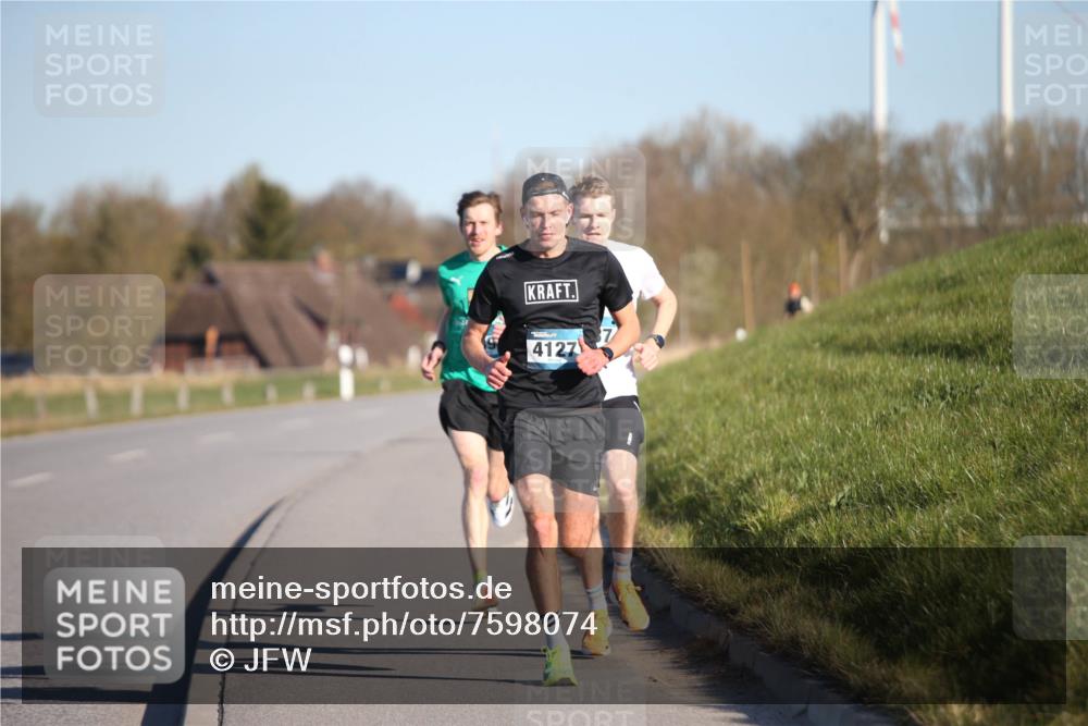 06.04.2025 - 44. Internationalen Wilhelmsburger Insellauf Jannik Wohlers http://msf.ph/oto/7598074 06.04.2025 09:17:11 Laufen 4127 meine-sportfotos.de