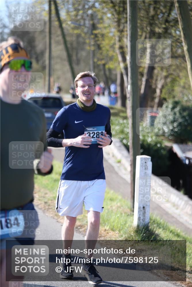 06.04.2025 - 44. Internationalen Wilhelmsburger Insellauf Jannik Wohlers http://msf.ph/oto/7598125 06.04.2025 10:37:55 Laufen 184, 3289 meine-sportfotos.de