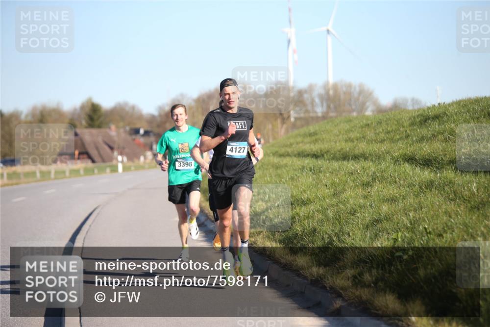06.04.2025 - 44. Internationalen Wilhelmsburger Insellauf Jannik Wohlers http://msf.ph/oto/7598171 06.04.2025 09:17:12 Laufen 3398, 4127 meine-sportfotos.de