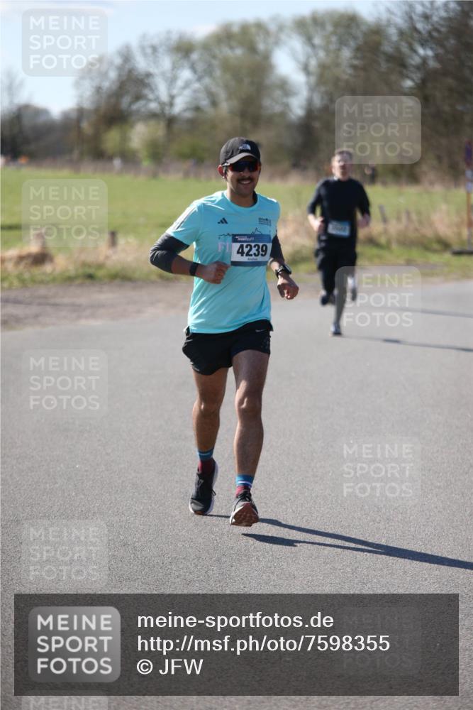 06.04.2025 - 44. Internationalen Wilhelmsburger Insellauf Jannik Wohlers http://msf.ph/oto/7598355 06.04.2025 10:38:13 Laufen 4239 meine-sportfotos.de