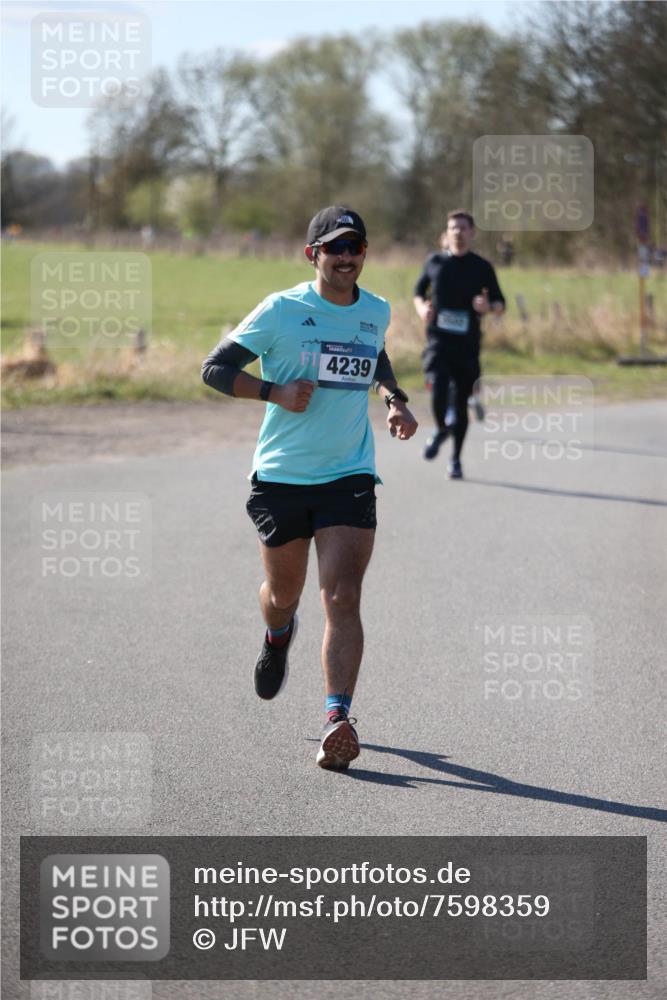 06.04.2025 - 44. Internationalen Wilhelmsburger Insellauf Jannik Wohlers http://msf.ph/oto/7598359 06.04.2025 10:38:13 Laufen 4239 meine-sportfotos.de