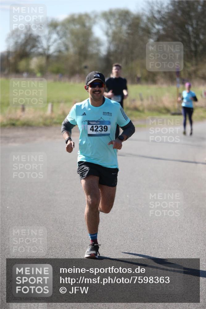 06.04.2025 - 44. Internationalen Wilhelmsburger Insellauf Jannik Wohlers http://msf.ph/oto/7598363 06.04.2025 10:38:14 Laufen 4239, 20 meine-sportfotos.de