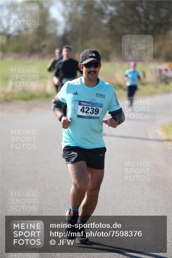 06.04.2025 - 44. Internationalen Wilhelmsburger Insellauf Jannik Wohlers http://msf.ph/oto/7598376 06.04.2025 10:38:14 Laufen 23, 44, 4239 meine-sportfotos.de