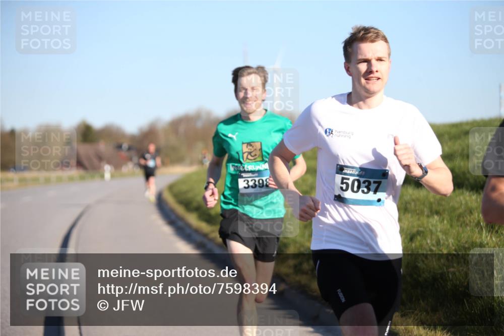06.04.2025 - 44. Internationalen Wilhelmsburger Insellauf Jannik Wohlers http://msf.ph/oto/7598394 06.04.2025 09:17:15 Laufen 3398, 5037 meine-sportfotos.de