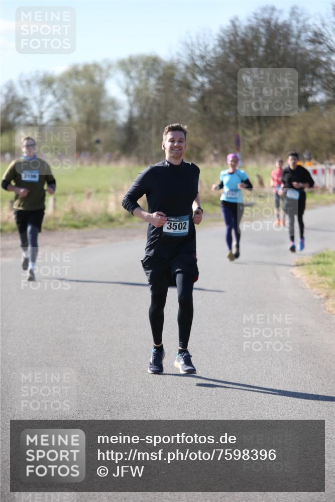 06.04.2025 - 44. Internationalen Wilhelmsburger Insellauf Jannik Wohlers http://msf.ph/oto/7598396 06.04.2025 10:38:18 Laufen 3106, 3502 meine-sportfotos.de