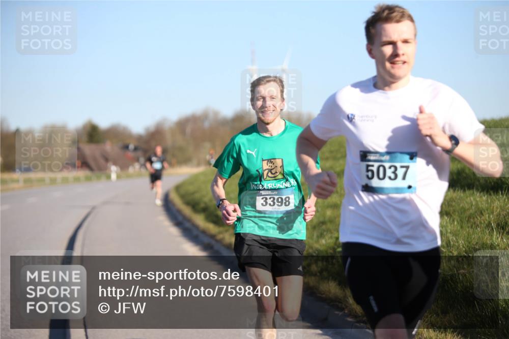 06.04.2025 - 44. Internationalen Wilhelmsburger Insellauf Jannik Wohlers http://msf.ph/oto/7598401 06.04.2025 09:17:15 Laufen 3398, 5037 meine-sportfotos.de