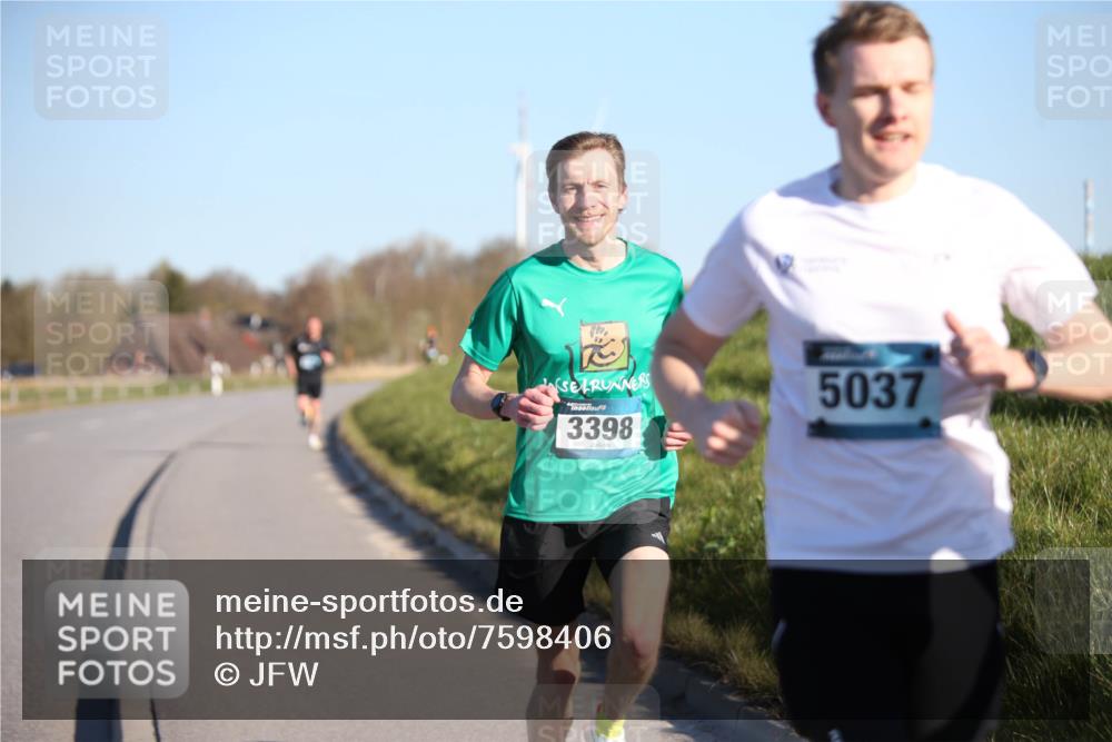 06.04.2025 - 44. Internationalen Wilhelmsburger Insellauf Jannik Wohlers http://msf.ph/oto/7598406 06.04.2025 09:17:15 Laufen 3398, 5037 meine-sportfotos.de