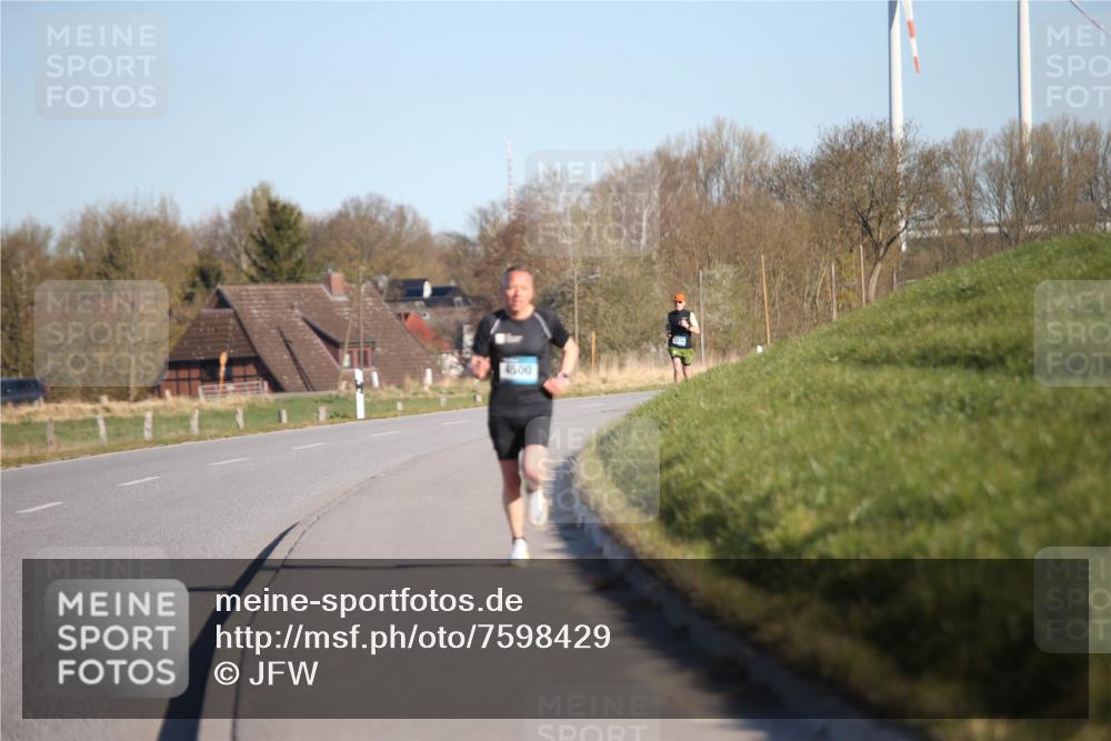 06.04.2025 - 44. Internationalen Wilhelmsburger Insellauf Jannik Wohlers http://msf.ph/oto/7598429 06.04.2025 09:17:17 Laufen 4500 meine-sportfotos.de