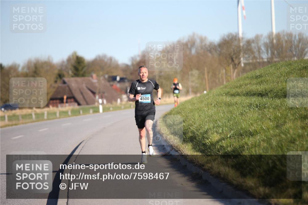 06.04.2025 - 44. Internationalen Wilhelmsburger Insellauf Jannik Wohlers http://msf.ph/oto/7598467 06.04.2025 09:17:19 Laufen 4500 meine-sportfotos.de