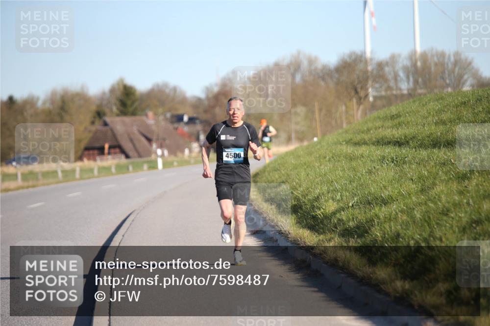 06.04.2025 - 44. Internationalen Wilhelmsburger Insellauf Jannik Wohlers http://msf.ph/oto/7598487 06.04.2025 09:17:20 Laufen 4500 meine-sportfotos.de