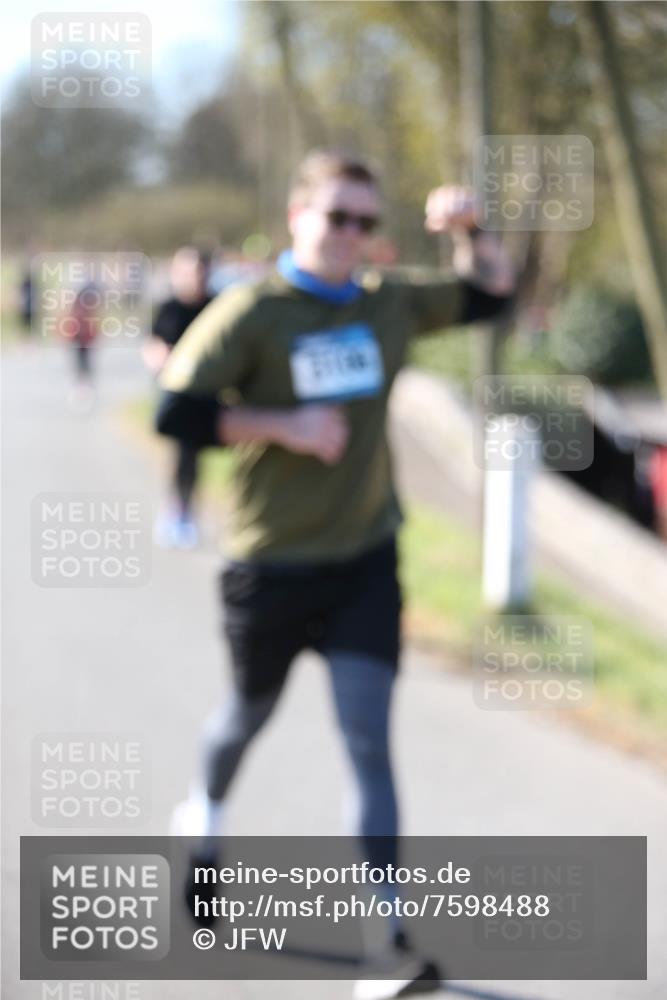 06.04.2025 - 44. Internationalen Wilhelmsburger Insellauf Jannik Wohlers http://msf.ph/oto/7598488 06.04.2025 10:38:25 Laufen  meine-sportfotos.de