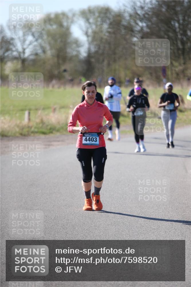 06.04.2025 - 44. Internationalen Wilhelmsburger Insellauf Jannik Wohlers http://msf.ph/oto/7598520 06.04.2025 10:38:30 Laufen 4403 meine-sportfotos.de