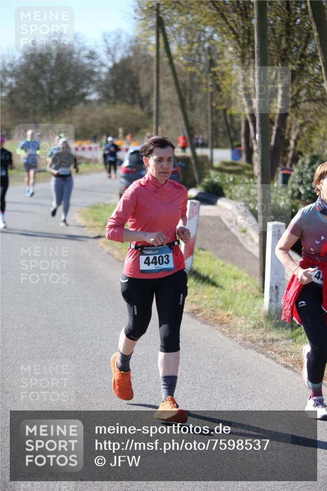 06.04.2025 - 44. Internationalen Wilhelmsburger Insellauf Jannik Wohlers http://msf.ph/oto/7598537 06.04.2025 10:38:33 Laufen 4403 meine-sportfotos.de