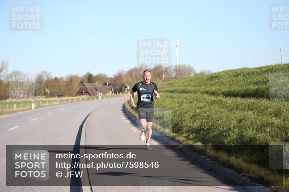 06.04.2025 - 44. Internationalen Wilhelmsburger Insellauf Jannik Wohlers http://msf.ph/oto/7598546 06.04.2025 09:17:22 Laufen 4500 meine-sportfotos.de