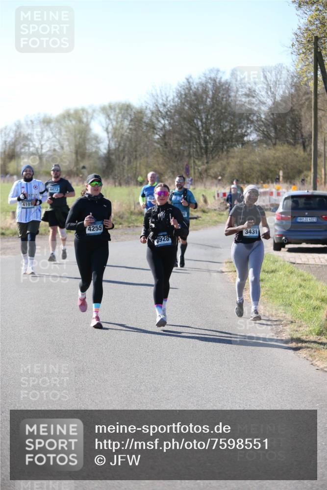 06.04.2025 - 44. Internationalen Wilhelmsburger Insellauf Jannik Wohlers http://msf.ph/oto/7598551 06.04.2025 10:38:36 Laufen 4101, 4473, 4255, 3928, 3431, 31, 4323 meine-sportfotos.de