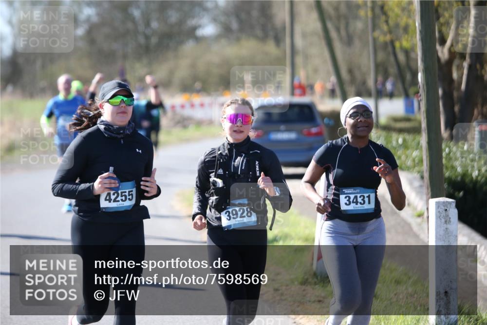 06.04.2025 - 44. Internationalen Wilhelmsburger Insellauf Jannik Wohlers http://msf.ph/oto/7598569 06.04.2025 10:38:38 Laufen 4255, 3928, 3431 meine-sportfotos.de
