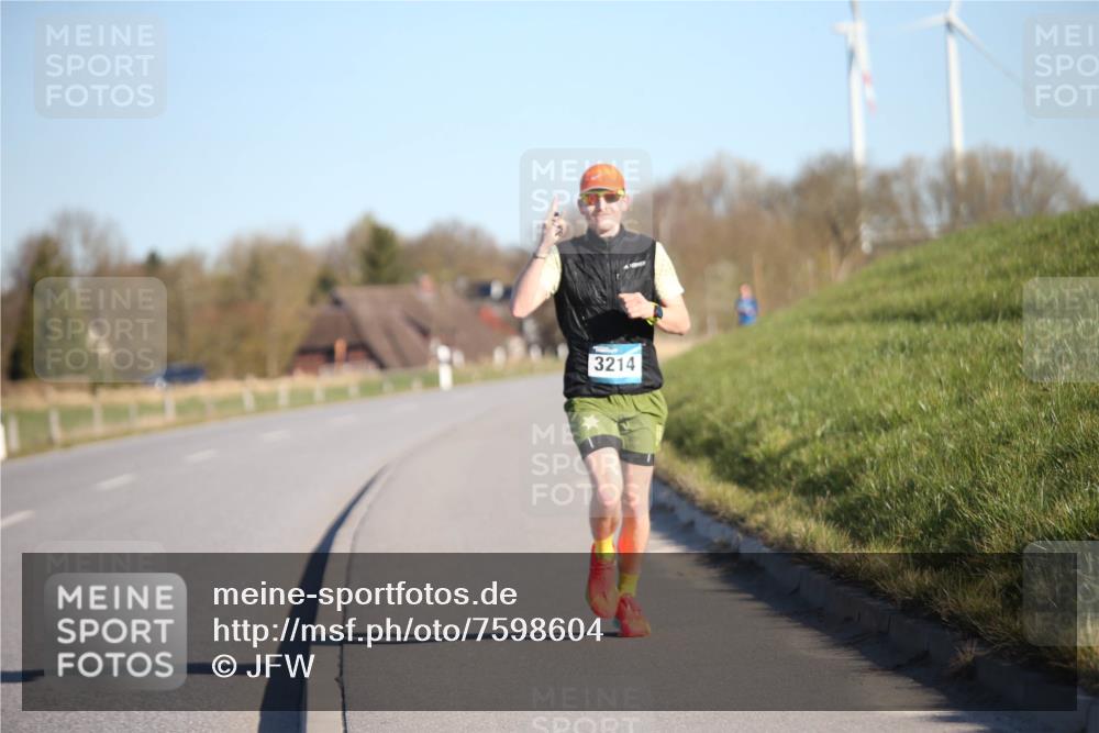 06.04.2025 - 44. Internationalen Wilhelmsburger Insellauf Jannik Wohlers http://msf.ph/oto/7598604 06.04.2025 09:17:35 Laufen 3214 meine-sportfotos.de