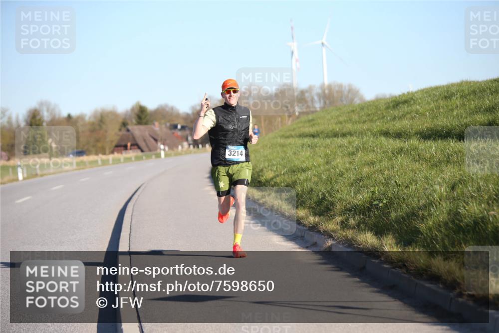 06.04.2025 - 44. Internationalen Wilhelmsburger Insellauf Jannik Wohlers http://msf.ph/oto/7598650 06.04.2025 09:17:36 Laufen 3214 meine-sportfotos.de