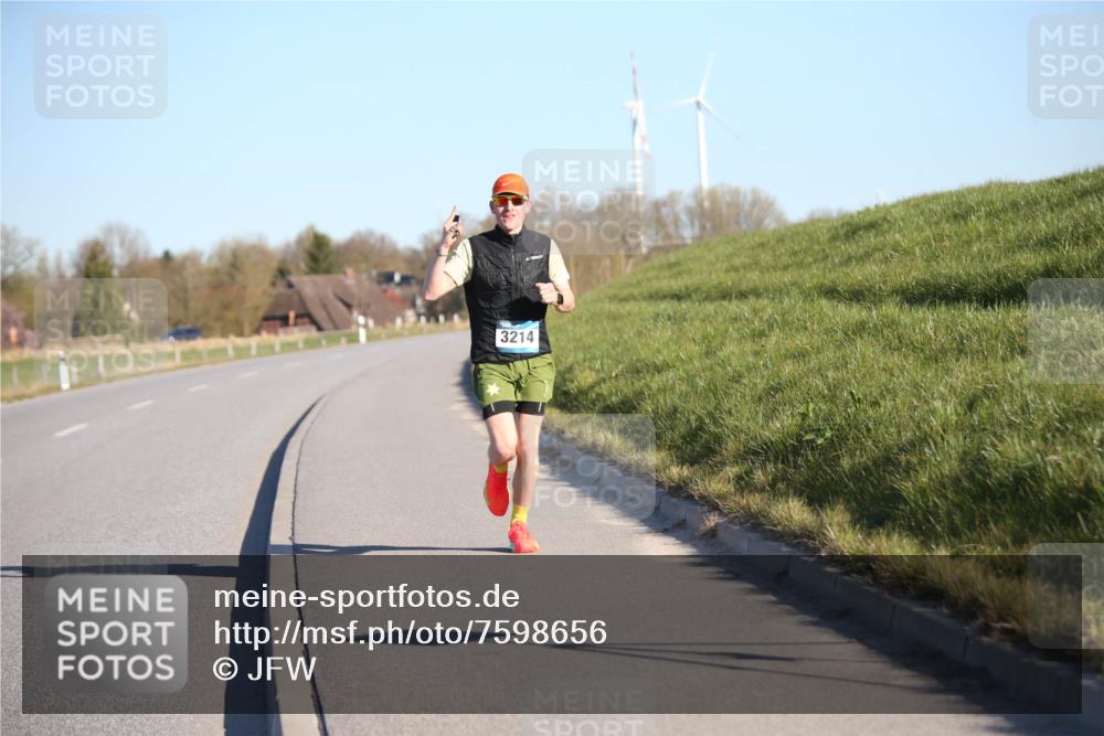 06.04.2025 - 44. Internationalen Wilhelmsburger Insellauf Jannik Wohlers http://msf.ph/oto/7598656 06.04.2025 09:17:36 Laufen 3214 meine-sportfotos.de