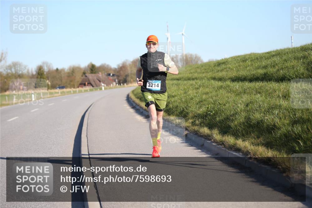 06.04.2025 - 44. Internationalen Wilhelmsburger Insellauf Jannik Wohlers http://msf.ph/oto/7598693 06.04.2025 09:17:37 Laufen 3214 meine-sportfotos.de