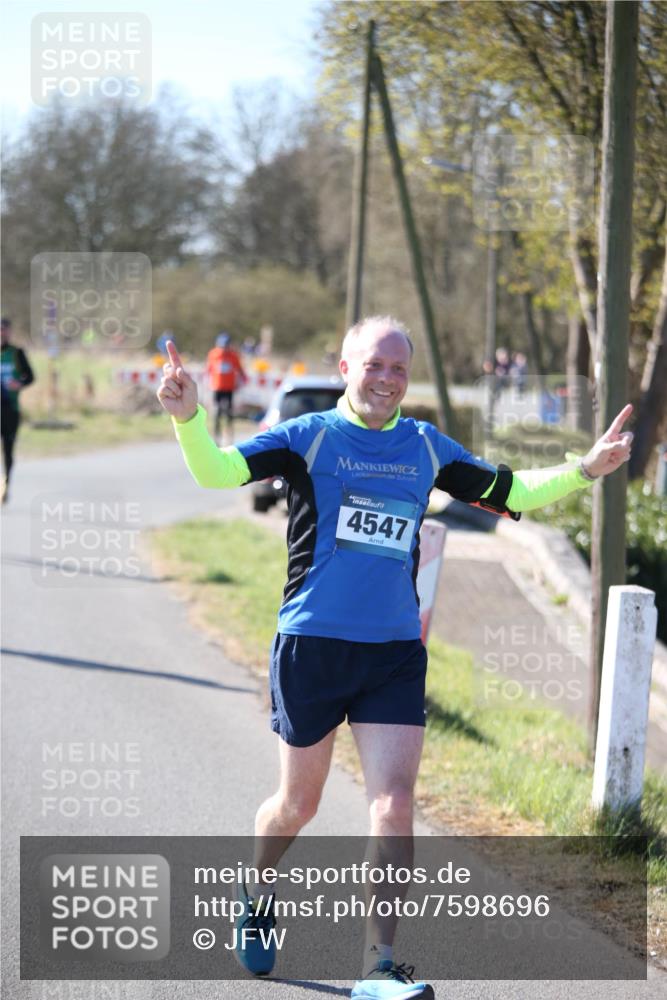 06.04.2025 - 44. Internationalen Wilhelmsburger Insellauf Jannik Wohlers http://msf.ph/oto/7598696 06.04.2025 10:38:45 Laufen 4547 meine-sportfotos.de