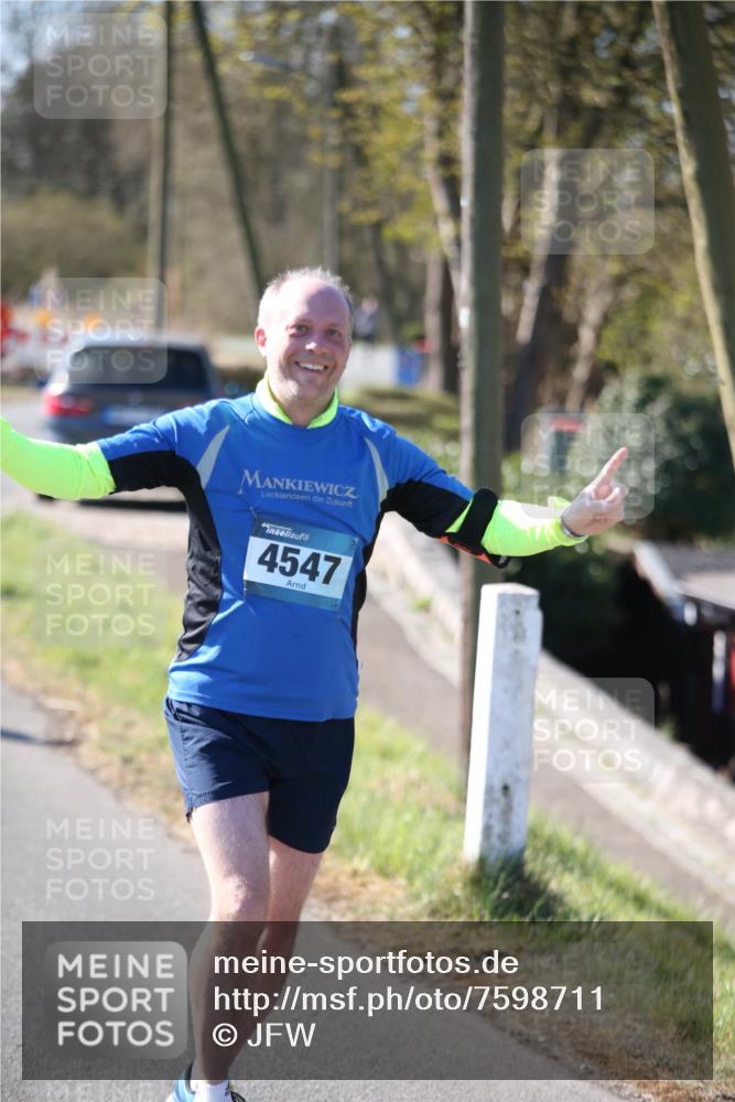 06.04.2025 - 44. Internationalen Wilhelmsburger Insellauf Jannik Wohlers http://msf.ph/oto/7598711 06.04.2025 10:38:45 Laufen 4547 meine-sportfotos.de