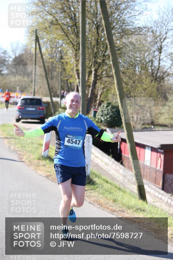 06.04.2025 - 44. Internationalen Wilhelmsburger Insellauf Jannik Wohlers http://msf.ph/oto/7598727 06.04.2025 10:38:45 Laufen 4547 meine-sportfotos.de