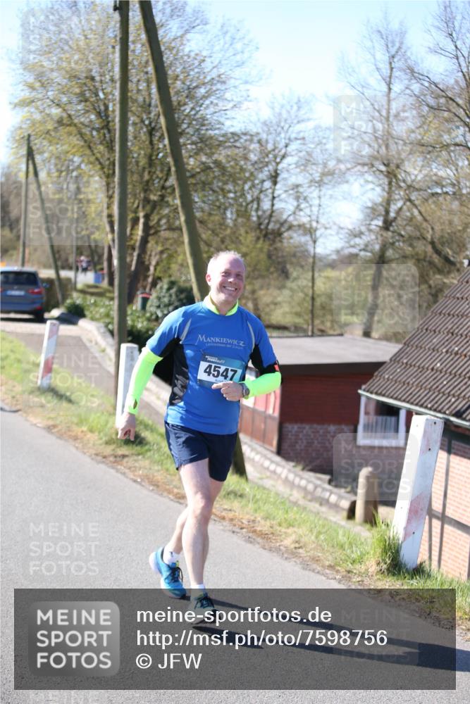 06.04.2025 - 44. Internationalen Wilhelmsburger Insellauf Jannik Wohlers http://msf.ph/oto/7598756 06.04.2025 10:38:46 Laufen 4547 meine-sportfotos.de